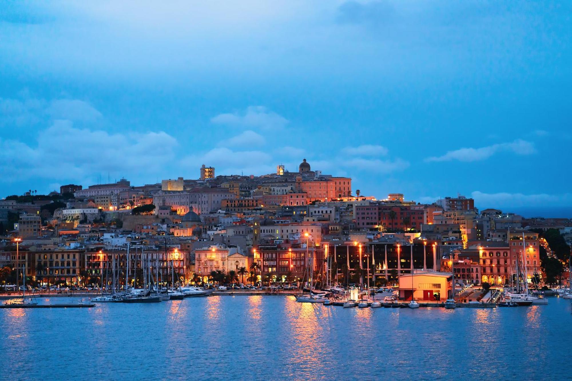 Casa Storica Di Charme Con Vista Mare Nel Cuore Di Cagliari Zewnętrze zdjęcie